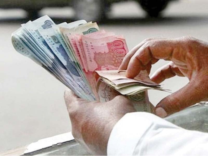 Businessmen concerned over rupee depreciation