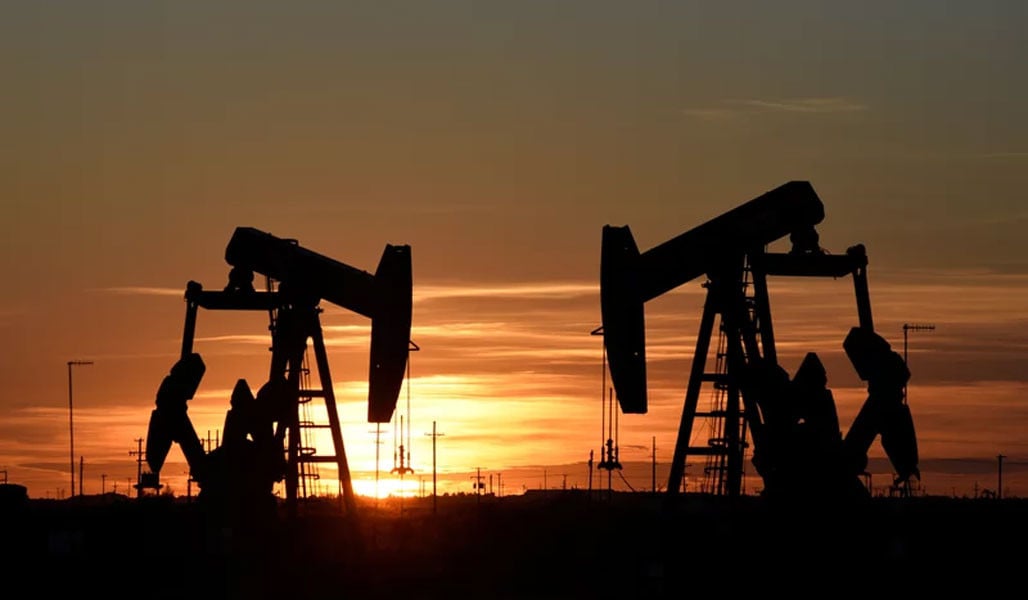 Oil prices up by 2% to 10-week high