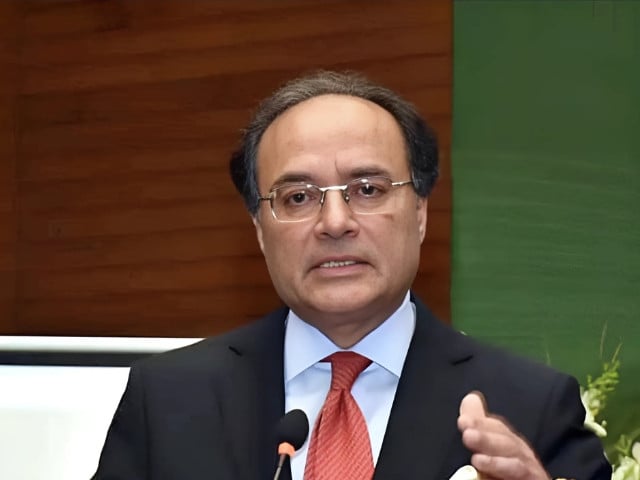 FinMin seeks investment at WEF